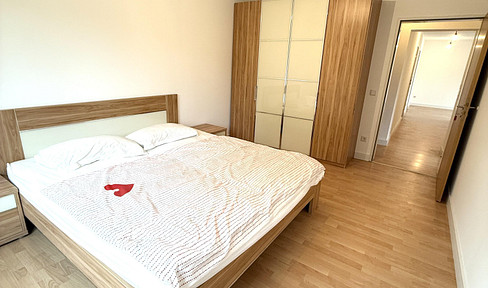 Schwabing: українські жінки гуртожиток***🌸 Frauen-WG mit 6 möblierten Zimmern am Olympiapark