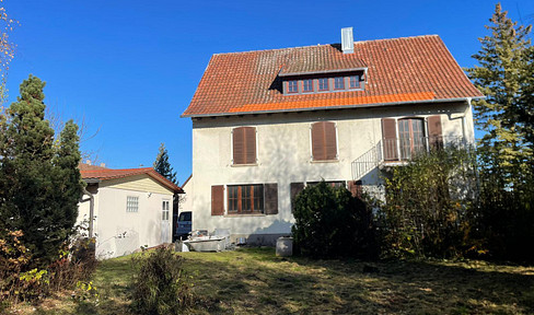 Beautiful 3-room apartment, including garage and fitted kitchen