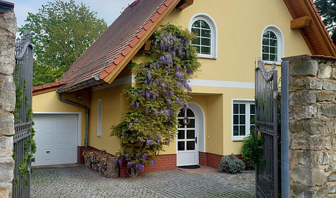 Hochwertiges freistehendes Einfamilienhaus in bester Lage von Merseburg (provisionsfrei)
