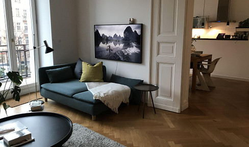 Beautiful 5 room apartment in an old building for sale, commission-free!