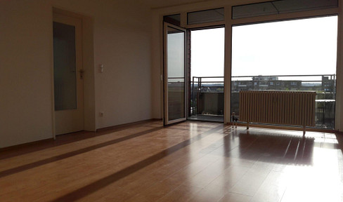 Long-distance view in DU-Mündelheim with lots of greenery - 3 room apartment with loggia for owner-occupancy or as an investment