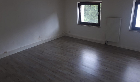 Light-flooded 3-room apartment for rent in the heart of MG-Rheydt