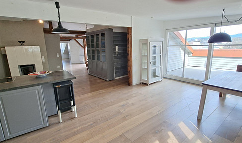 Großzügige Dachgeschosswohnung mit zwei Dachterrassen im Herzen der Altstadt von Laufen