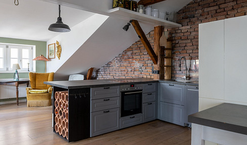 Großzügige Dachgeschoßwohnung