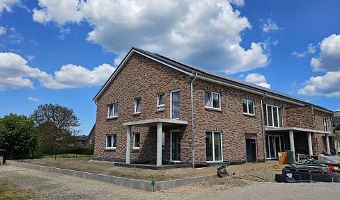 Sunny apartment with west-facing balcony
