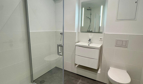 First occupancy! Central ground floor apartment, large terrace, EBK