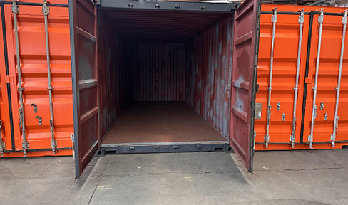 Storage room / Storage container / Garage / Available immediately