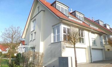 Modern, spacious and light-flooded living in a quiet top location - commission-free - 4 to 5 rooms