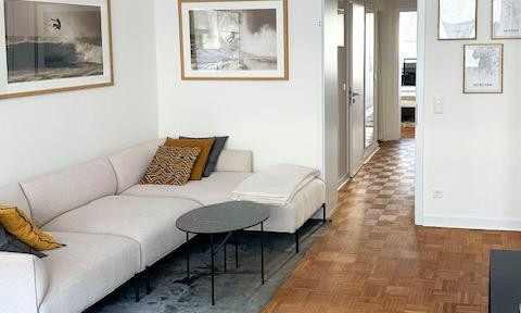 Entzückende 2-Zim-Wohnung mit luxuriöser Ausstattung, Einbauküche sowie Teilmöblierung in Düsseldorf