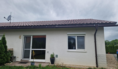 IN TOP LOCATION WITH SMALL PRIVATE GARDEN!