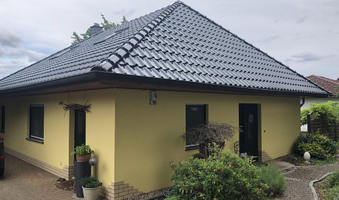 Detached house in bungalow style