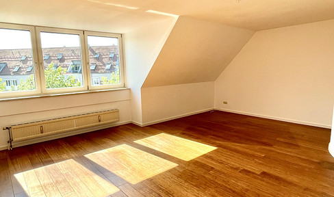 Renovierte 3-ZKB-Maisonette Wohnung mit Tiefgarage+Außenstellplatz