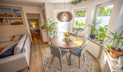 Charming & naturally furnished 2-room apartment with terrace