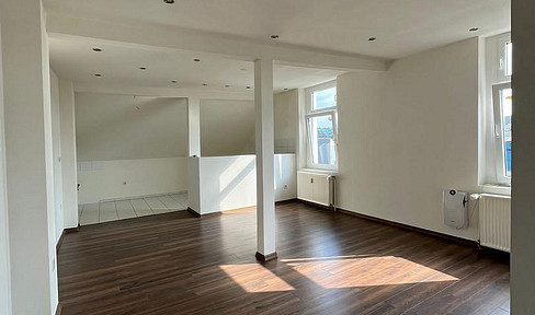 Renovated 2-room attic apartment in a central location in Wetter!