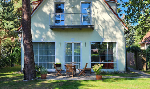 Detached EFH in country house style in Kleinmachnow