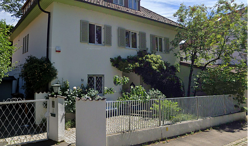 Large, renovated villa in the Augsburg district of Göggingen - An exclusive property with a garden.