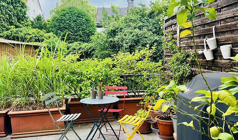 Light-flooded 3.5 maisonette apartment with sun terrace & sauna in a sought-after location