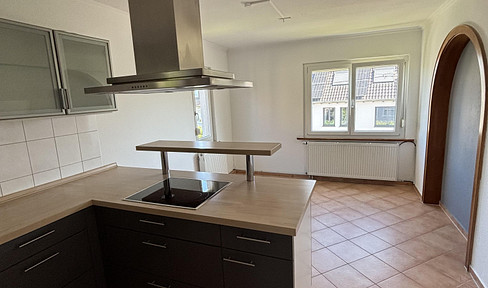 Tasteful 3.5-room apartment with EBK, 2 balconies and access to garden