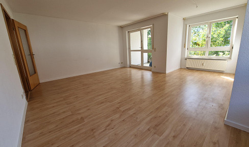 Bright 3 room first floor apartment