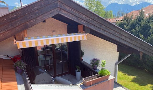 Exclusive 3-bedroom top-floor apartment with roof terrace in Bad Wiessee