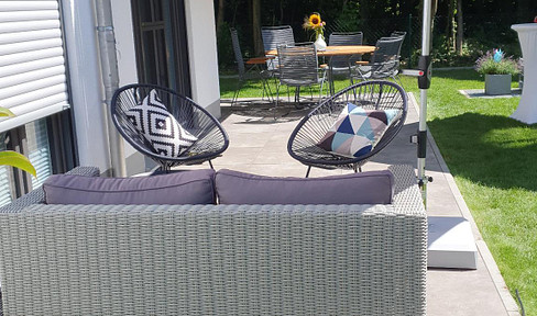 Family-friendly ground floor apartment with garden and fitted kitchen