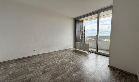 Well-kept 3-room apartment with high-quality fitted kitchen - ready for immediate occupancy