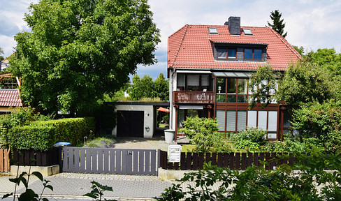 Maisonette with separate residential unit - flexible use for family, office or rental income