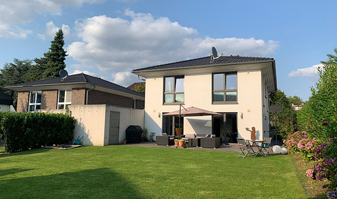 Essen Bredeney | 2 x detached houses | KfW Efficiency Houses 55 | heat pumps forced ventilation