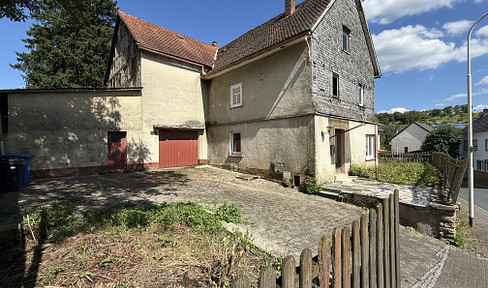 Sanierungsbedürftiges Einfamilienhaus in Weilburg - Hirschhausen