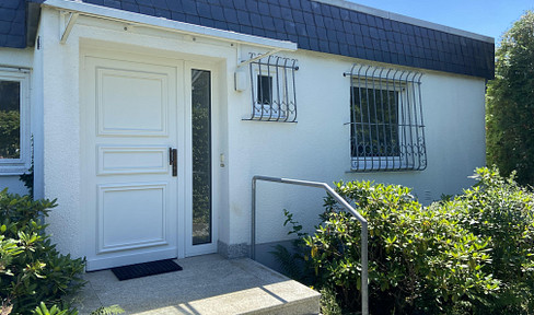 Free of commission: Bad Homburg - Bungalow in quiet location with large garden