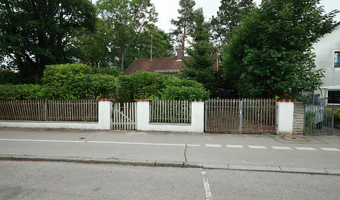 Munich-Waldperlach: Property with old stock