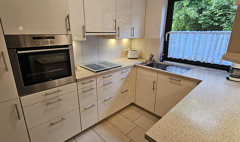 Modernized semi-detached house (partial furnishing possible)