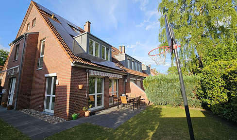 End terraced house with garden & parking space