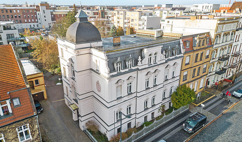 Hochwertige Erdgeschosswohnung mit 6 Zimmern und Wintergarten in zentraler Lage von Cottbus