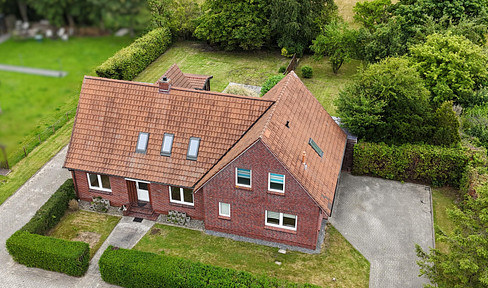 from private owner, two-family house in quiet, central location