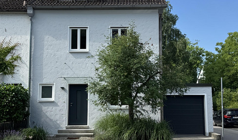 Modernisiertes Reiheneckhaus mit Wintergarten