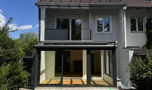 Modernisiertes Reiheneckhaus mit Wintergarten