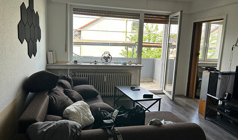 Central 2-room apartment with balcony in the Berg