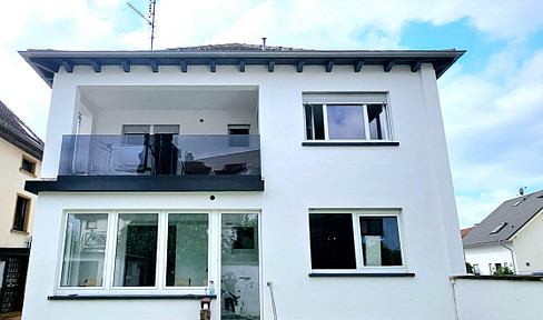 Detached design detached house with 175 sqm & garden - First-class core renovation