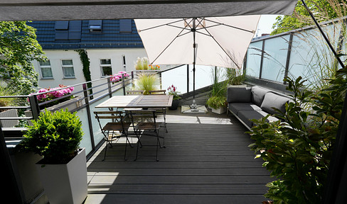 4-Raum nähe Ostkreuz mit großer Terrasse [komplett Übernahme mit Möbel]