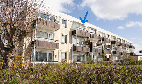 Sunny 2-room apartment with sea view