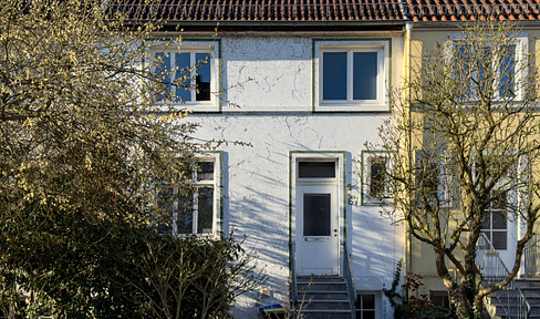 Old Bremen terraced house with large south-facing garden in Neu-Schwachhausen, near Bürgerpark