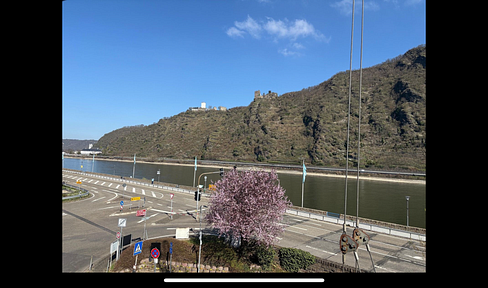 First occupancy - Beautiful top floor apartment with loggia overlooking the Rhine