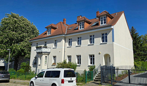 Commission-free from private owner: rented, energetically renovated 3-family house in Berlin-Altglienicke