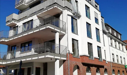 Modern 4-room apartment with very upscale furnishings in a central location