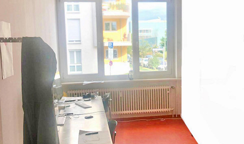 helles Büro im Atelier in Untergiesing