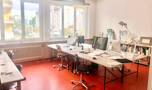 helles Büro im Atelier in Untergiesing