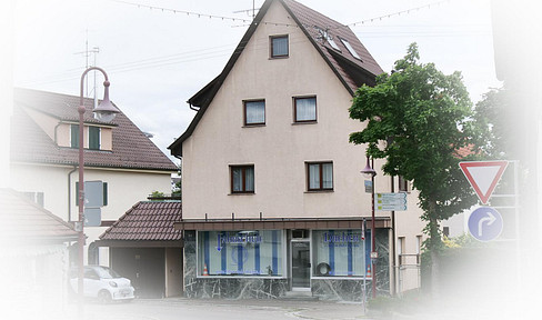 Entire residential and commercial building for the price of an apartment!  Free of commission!