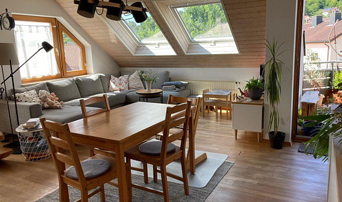 Sonnige Wohnung mit Charme und viel Platz