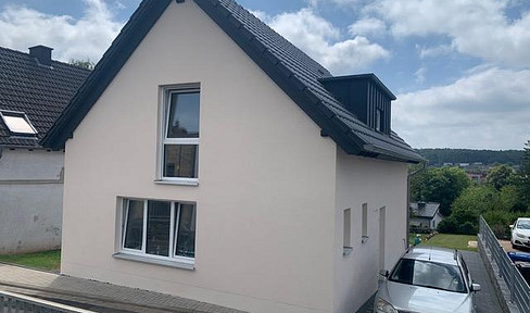 Detached house with parking space (first occupancy)